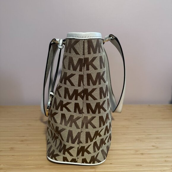 Michael Kors Shoulder Bag With White Trim - Picture 2 of 6